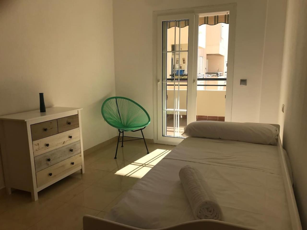 דירות בנאחראפה Espectacular Residencial En 1A Linea Con Piscina מראה חיצוני תמונה