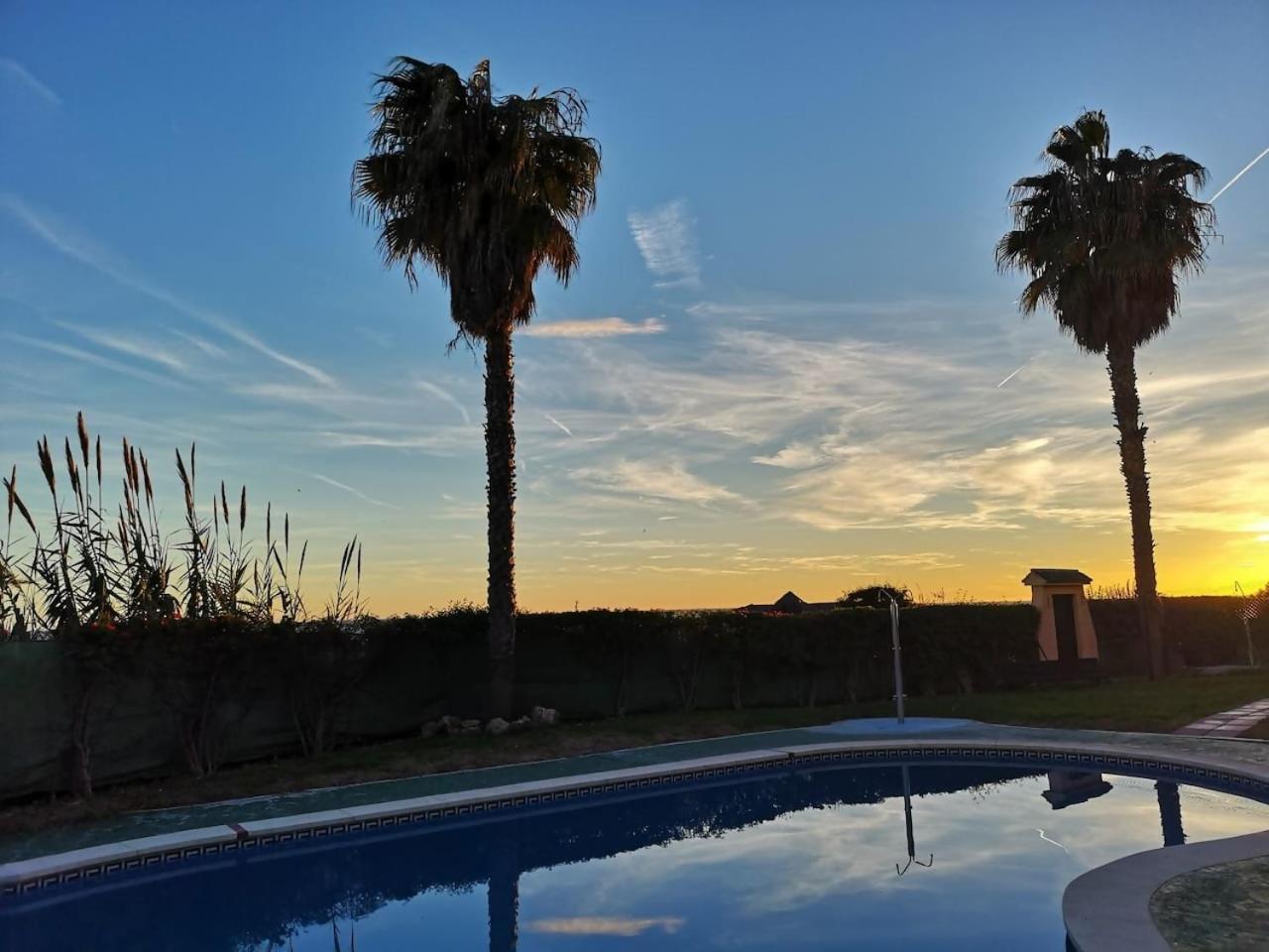דירות בנאחראפה Espectacular Residencial En 1A Linea Con Piscina מראה חיצוני תמונה